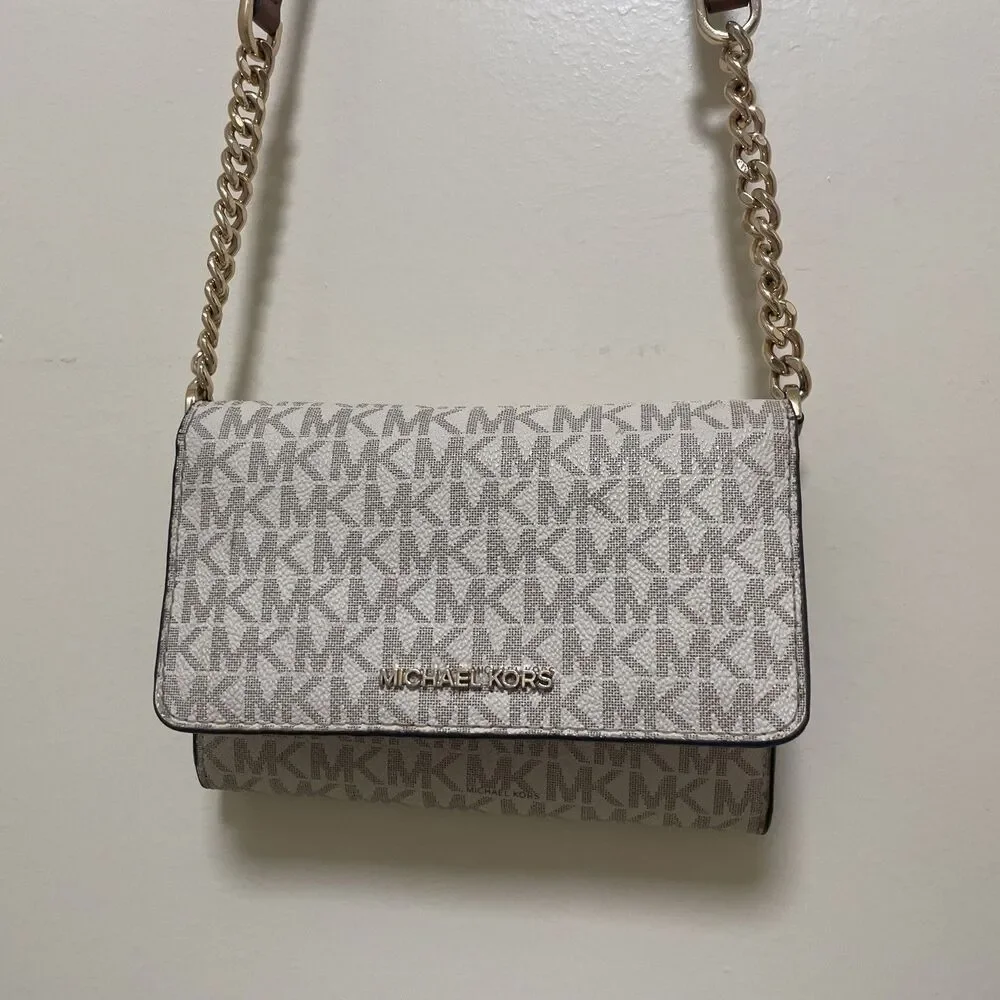 Michael Kors Jet Set Vanilla Multifunctional Crossbody Wallet Handbag